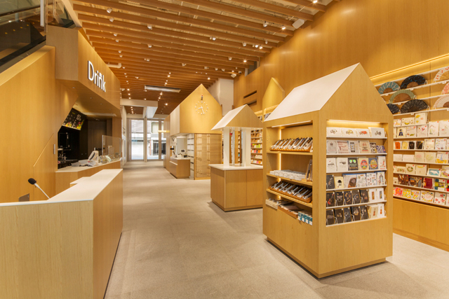Shopping Mall Prop Production: Creating an Eye-Catching Shopping Environment