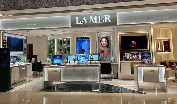 LA MER Holiday Window