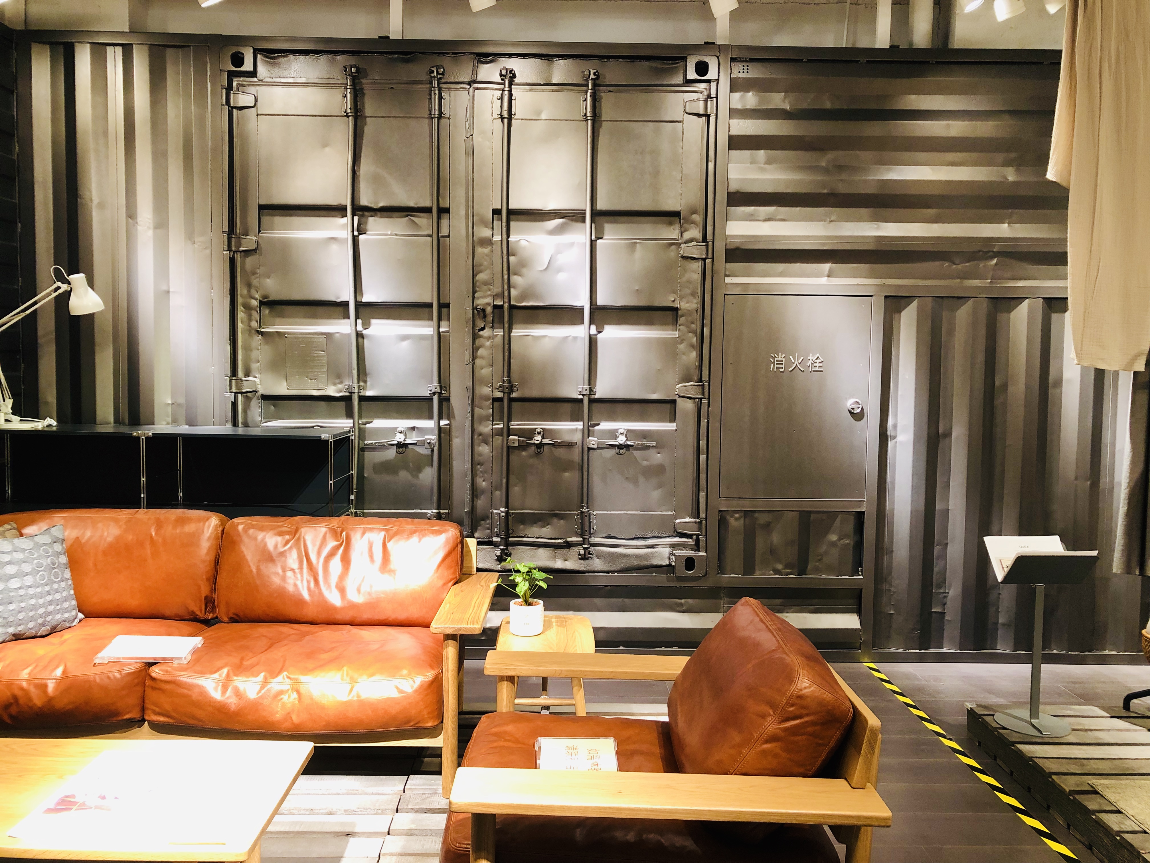 How to arrange clothing display fixtures reasonably: 6 Tips for clothing display fixtures design