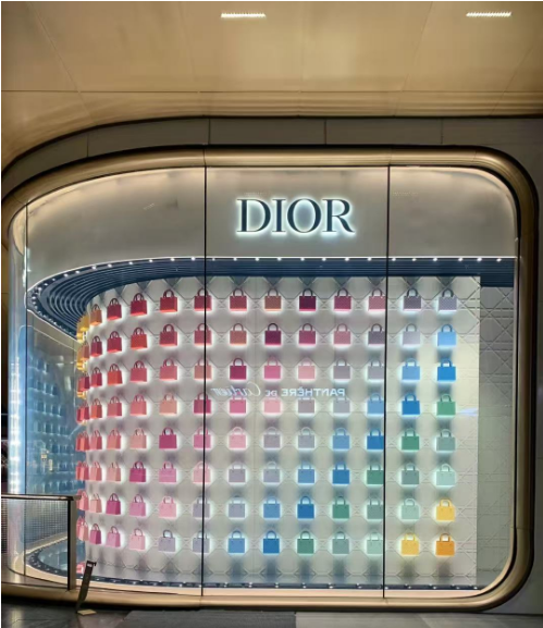 How to Create Eye-Catching Display Props for Chain Stores