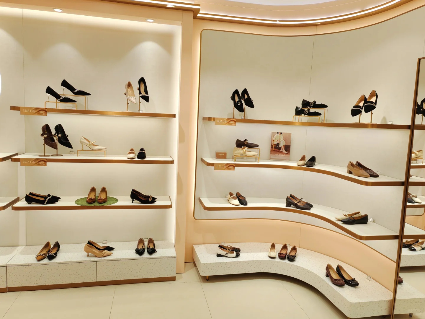 The Psychology Behind Store Fixtures and Consumer Behavior
