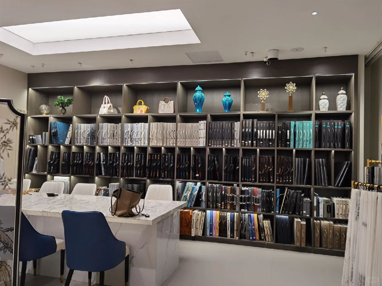Seasonal and Promotional Retail Display Solutions That Drive Urgency