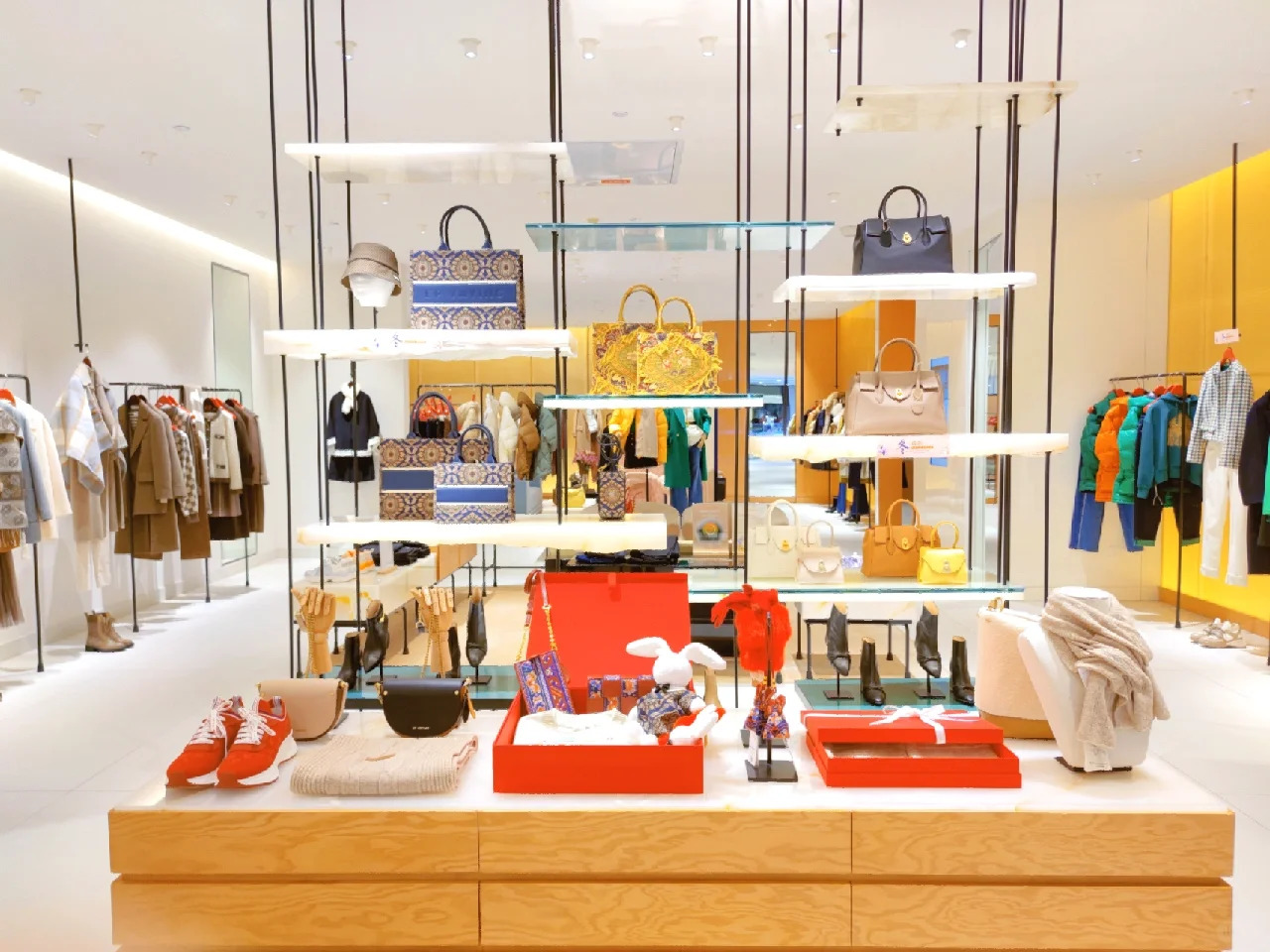 Why Custom Display Stands Are the Secret Weapon for Brand Success