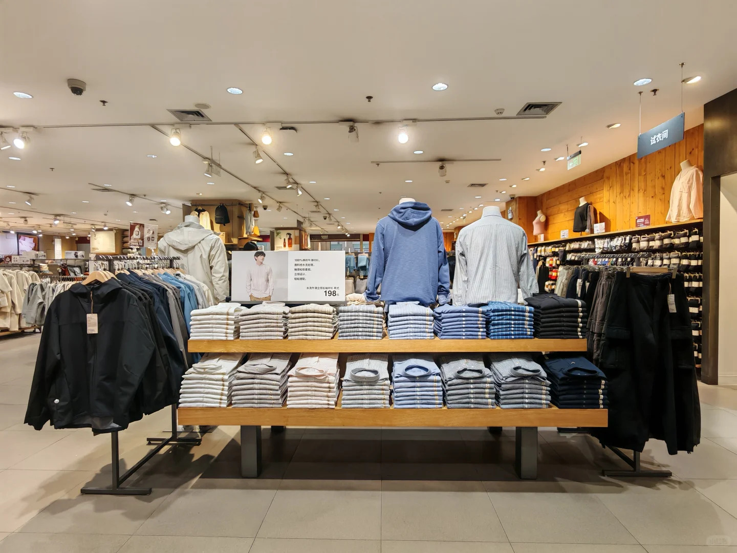 Retail Display Solutions for Small Businesses on a Budget
