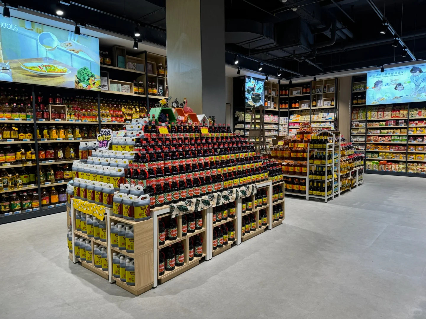 Retail Space Needs a Custom Display Stand to Stand Out
