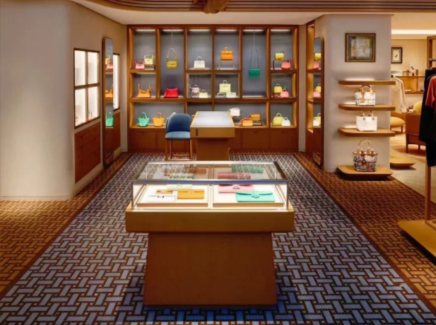 Wooden Display Props: Versatile Solutions for Dynamic Retail Spaces