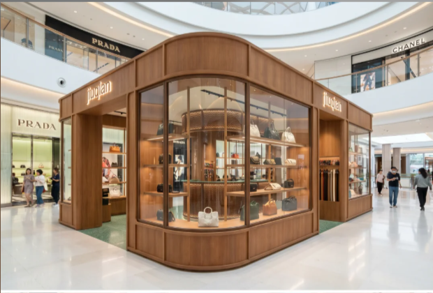 Luggage Display Cabinets: Smart Anti-Theft Features That Don't Intimidate Shoppers