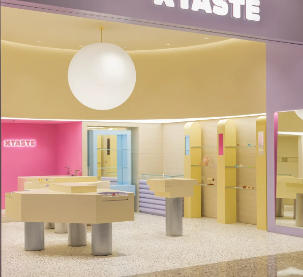 Store Display Fixtures: Supporting Experiential Retail and Memorable Brand Interactions